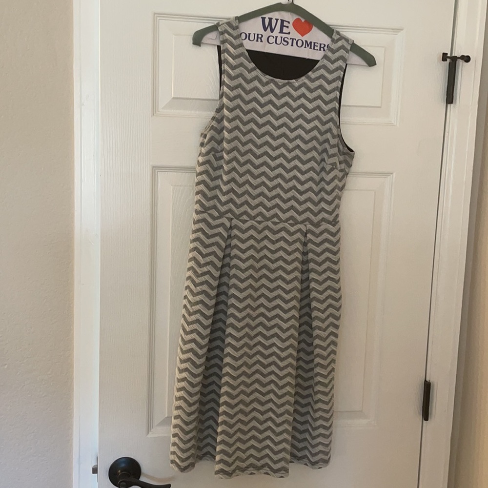 Stitch Fix Grey/White Chevron Dress Medium